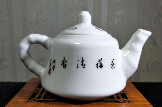 瓷壺適合泡什么茶，瓷器茶具喝什么茶好