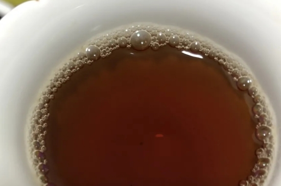 老白茶上火還是去火？夏季喝煮的老白茶會容易上火！