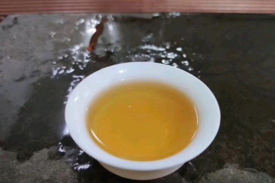 新舊白茶怎么區分，怎么分辨白茶是新還是舊