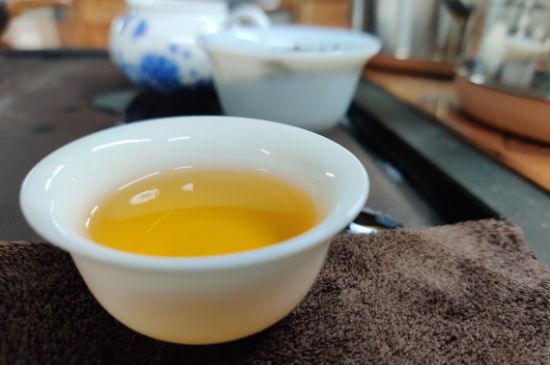 蜜蘭香好還是鴨屎香好，鳳凰單叢茶蜜蘭香和鴨屎香特點有哪些？