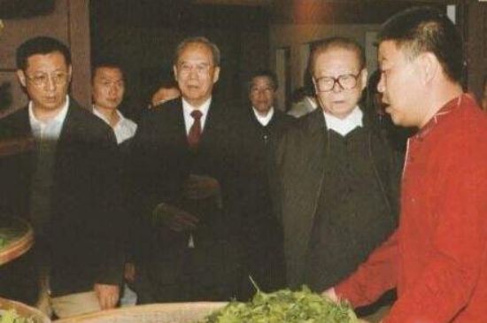 母樹大紅袍給誰喝了，為什么母樹大紅袍叫三棵六株？