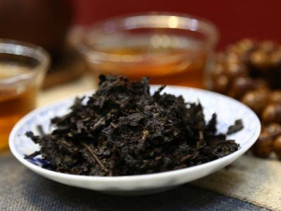 黑茶的功效與作用，長期喝黑茶有什么功效？