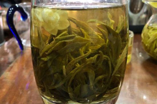 茉莉龍珠泡開后為什么都是梗，茉莉龍珠泡開后什么樣？