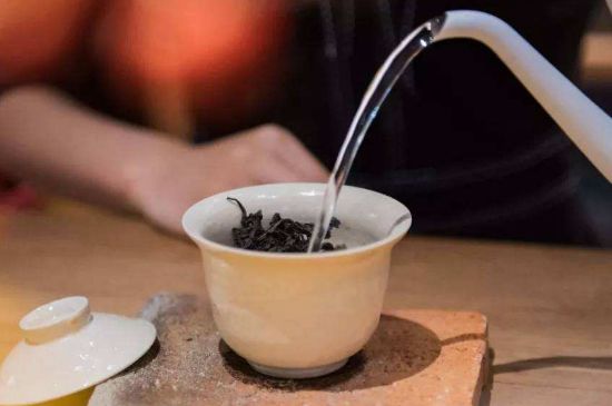 牛欄坑肉桂需不需要洗茶，武夷巖茶肉桂需要洗茶嗎？