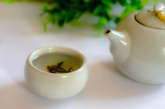 綠茶碧螺春怎么泡簡易步驟，沖泡碧螺春的十二步驟口訣