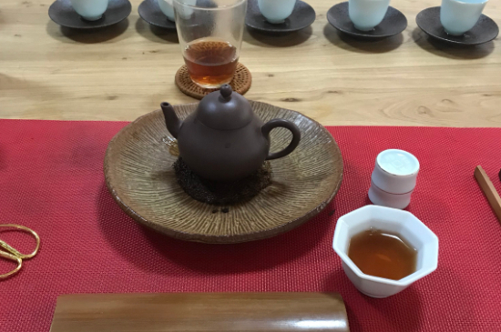 肉桂可以用紫砂壺沖泡嗎，紫砂壺能泡武夷巖茶肉桂用嗎？