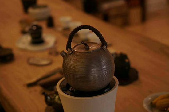 蒸茶和煮茶還有泡茶有什么區別，泡茶煮茶蒸茶哪個好喝？