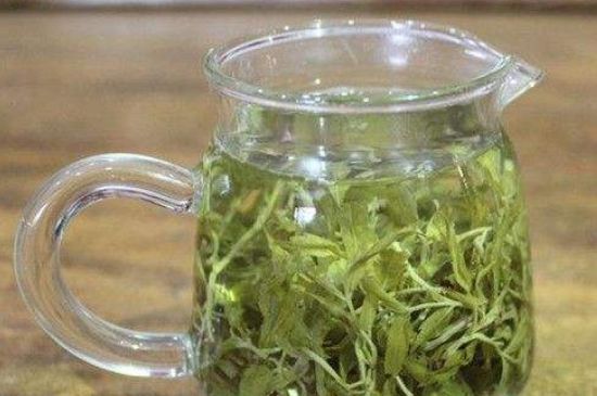 怎樣辨別莓茶發霉了，莓茶發霉和白霜的區別