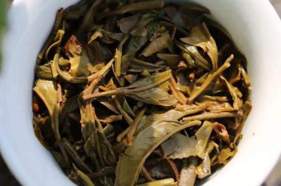 什么茶葉容易放香精，香精茶有什么危害？