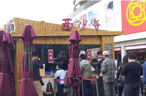 它們都曾賦予品牌健康、新奇的定義，獲得過巨額投資，受到消費者一度追捧。